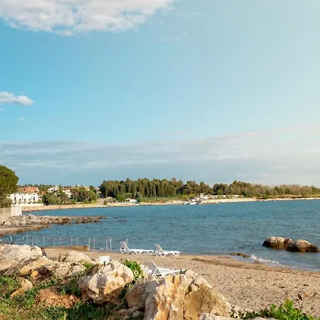 Seaside & Golf Apartment