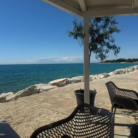Seaside & Golf Apartment